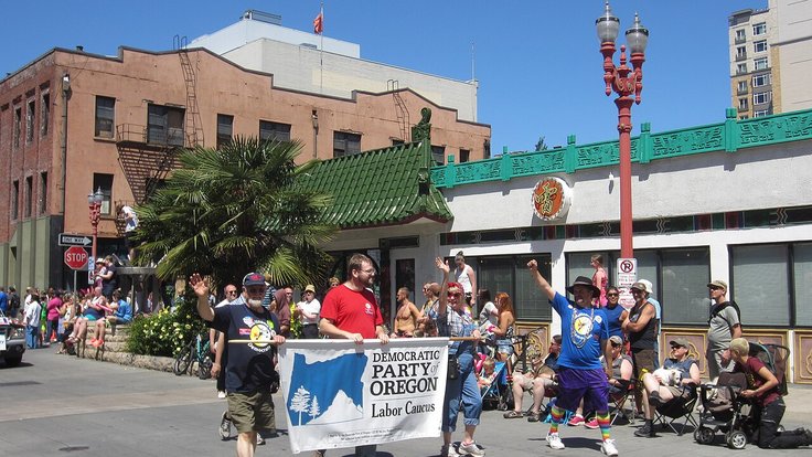 Pride_parade,_Portland,_Oregon_(2015)_-_058