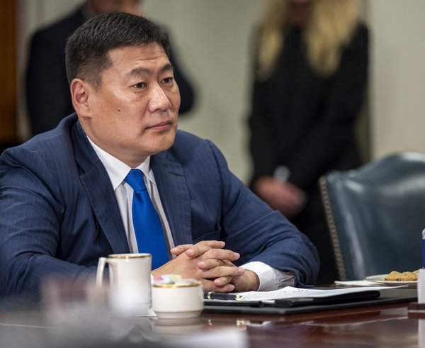 Prime_Minister_of_Mongolia,_Luvsannamsrain_Oyun-Erdene_at_a_bilateral_exchange_at_The_Pentagon_on_August_3,_2023_-_230803-D-PM193-1317