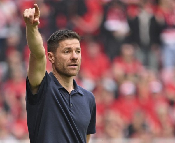Trenér Xabi Alonso oficiálně přebírá Real Madrid.