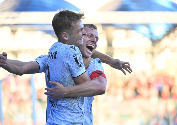 Fotbalisté Plzně slaví výhru.