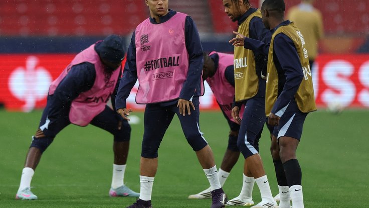 Kylian Mbappé na tréninku před semifinále Ligy národů.