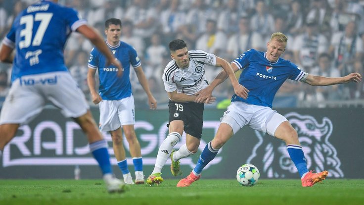 Kapitán Baníku Michal Frydrych v souboji.
