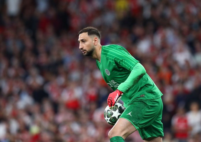 Gianluigi Donnarumma přestoupil z PSG do Manchesteru City.