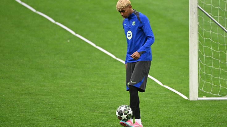 Lamine Yamal září v dresu Barcelony.