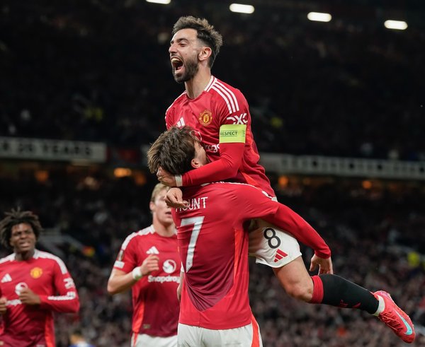 Fotbalisté Manchesteru United slaví postup do finále EL.