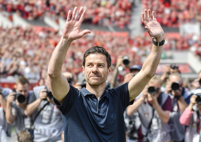 Xabi Alonso opouští Leverkusen.