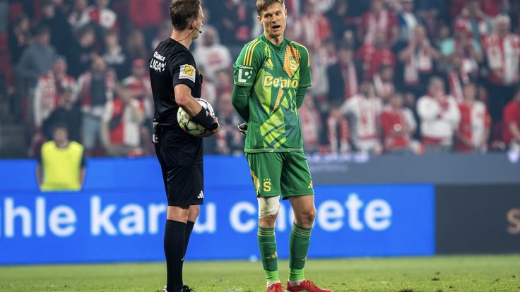 Rozhodčí Beneš v derby chyboval.