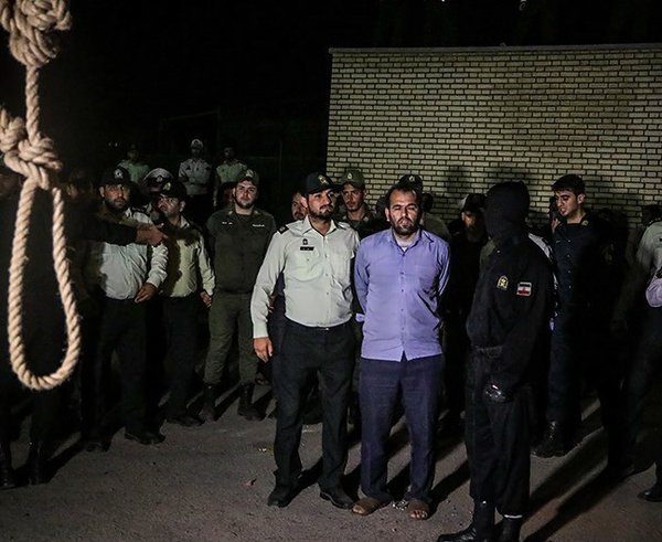 Public_execution_of_Esmail_Jafarzadeh_(10)