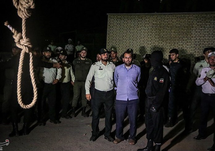 Public_execution_of_Esmail_Jafarzadeh_(10)