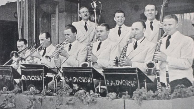 R_A_Dvorský_orchestr_1939