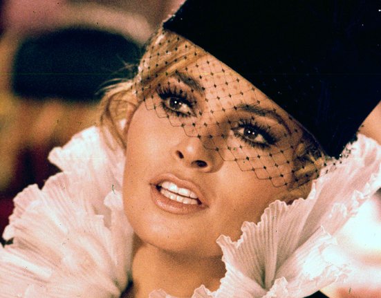 Herečka Raquel Welch ve filmu Zvíře (1977)