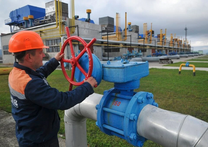 Russia-Ukraine-gas-311219-AP