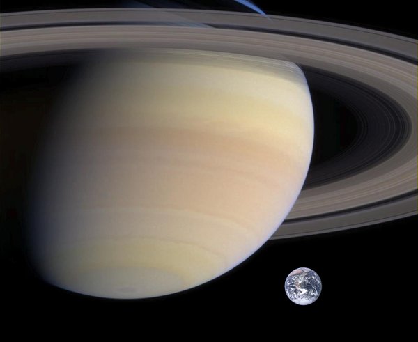 Saturn,_Earth_size_comparison (1)