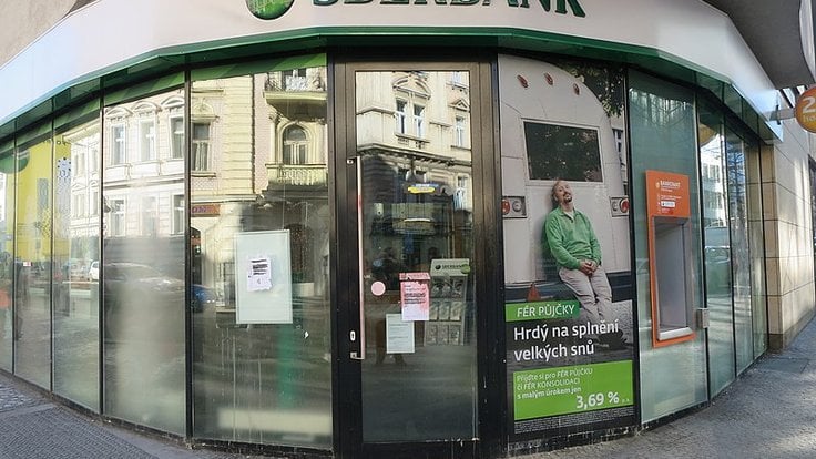 Sberbank_Praha_5,_Smíchov_01