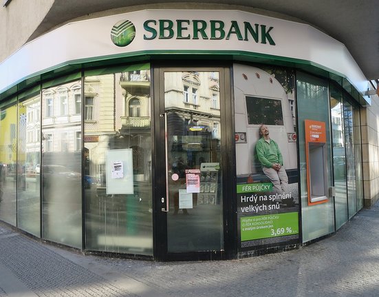 Sberbank_Praha_5,_Smíchov_01