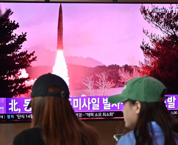 Severní Korea oznámila, že do konce listopadu vypustí na oběžnou dráhu špionážní satelit.