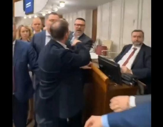 Snímek obrazovky_12-12-2025_91347_x.com