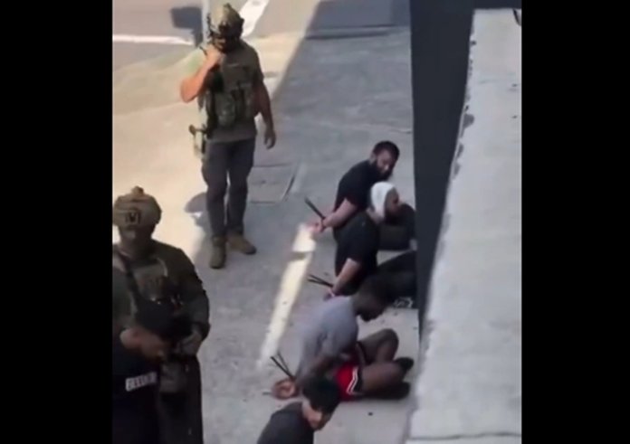 Snímek obrazovky_18-12-2025_145230_x.com