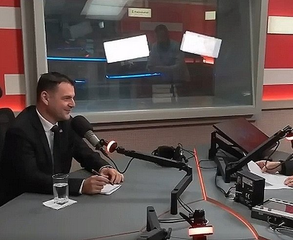 Snímek obrazovky_5-11-2025_132246_x.com