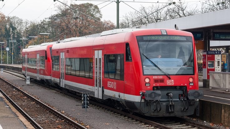 Stadler_Regio-Shuttle_als_DB-Baureihe_650_in_Radolfzell