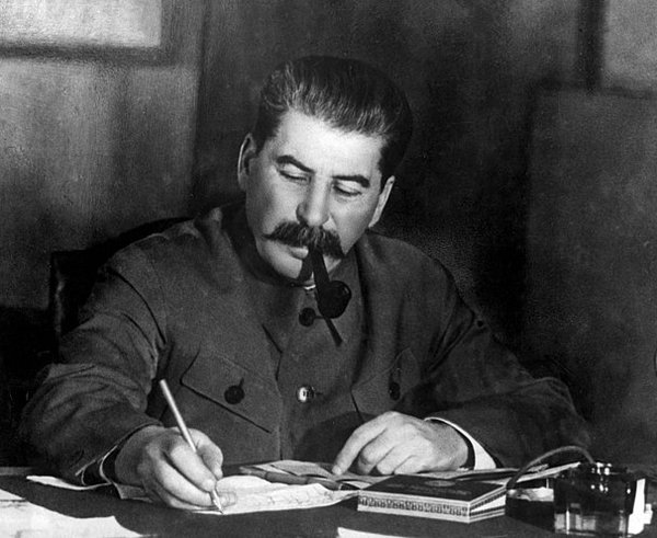 Stalin_in_March_1935