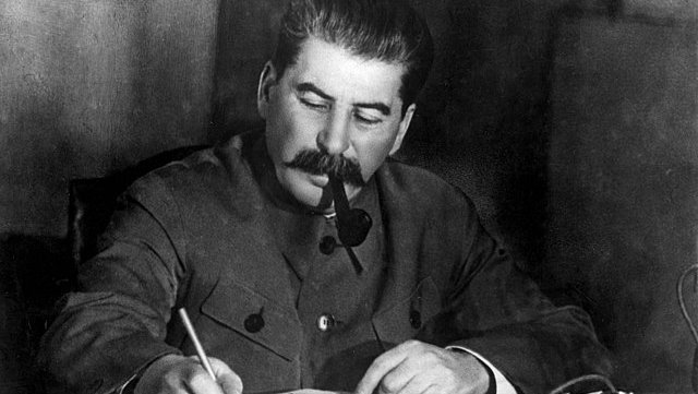 Stalin_in_March_1935