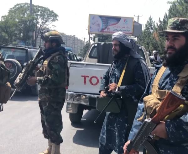 Taliban_soldat_01