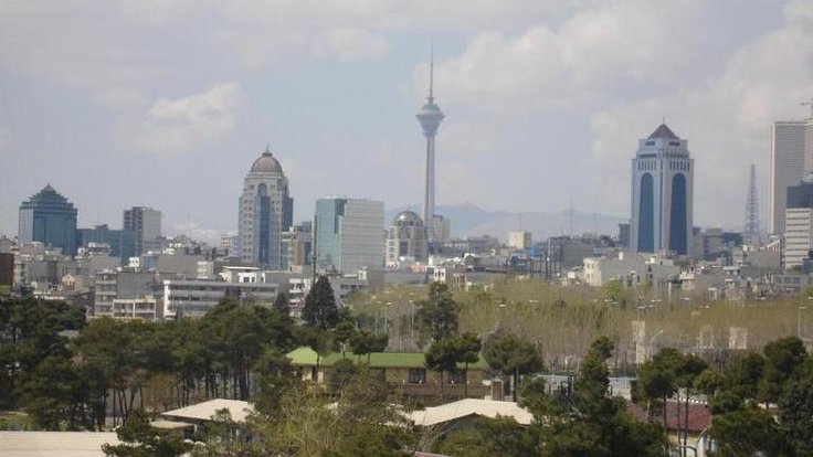 Tehran_skyline_may_2007