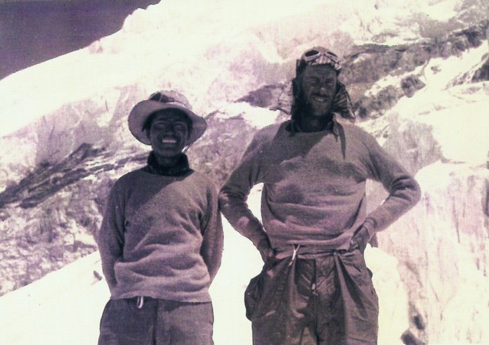 První lidé na Everestu, novozélandský horolezec Edmund Hillary a nepálský šerpa Tenzing Norgay