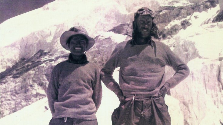 První lidé na Everestu, novozélandský horolezec Edmund Hillary a nepálský šerpa Tenzing Norgay