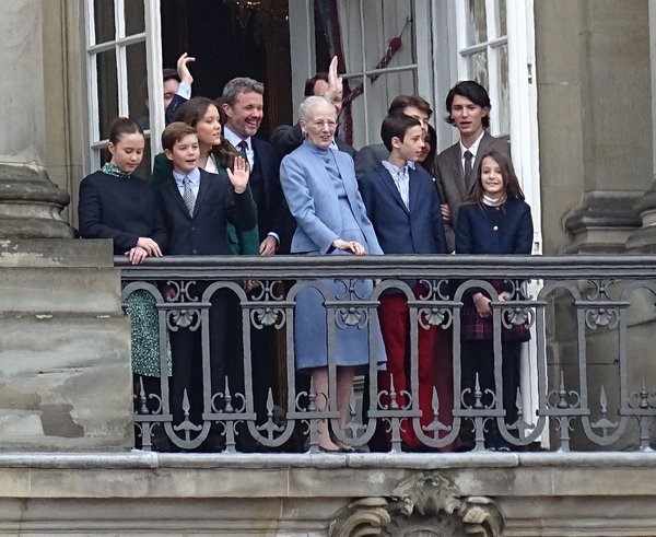 The_Danish_Royal_Family_at_Amalienborg_12