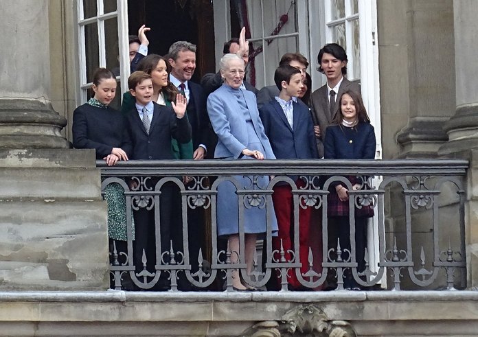 The_Danish_Royal_Family_at_Amalienborg_12