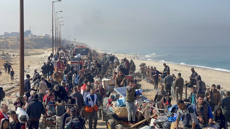 The_return_of_displaced_Palestinians_from_the_south_to_the_northern_Gaza_Strip