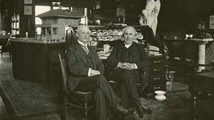 Thomas_Edison_in_the_Library_of_his_West_Orange_Laboratory_with_Dr._Rudolf_Diesel._(ff713d866fd545cb93a4245d35d6150a)