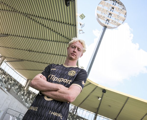 Tom Slončík bude znovu hrát na stadionu Pod lízátky.