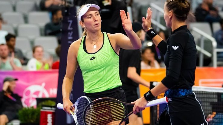 Elise Mertensová a Veronika Kuděrmetovová.