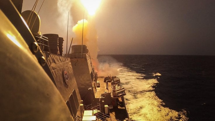 USS_Carney_engages_Houthi_missiles