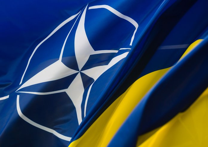 Vlajka NATO a Ukrajiny