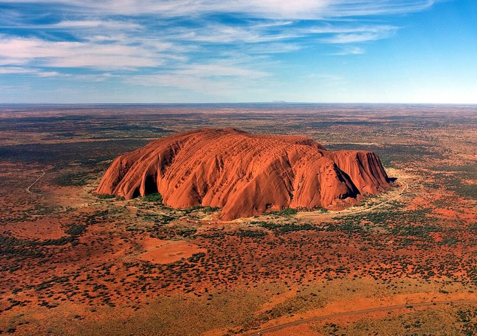 Uluru,_helicopter_view,_cropped