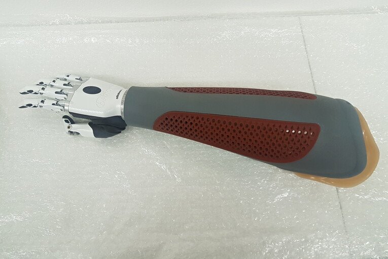 Unikátní projekt pracuje na vývoji speciální protézy