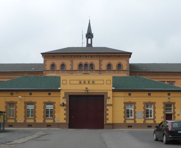 Věznice_Plzeň,_vchod,_3