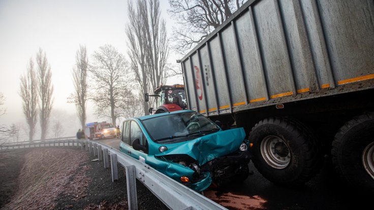Jedna z dopravních nehod ze dne 4. ledna 2023.
