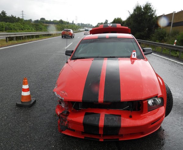 Nabouraný mustang