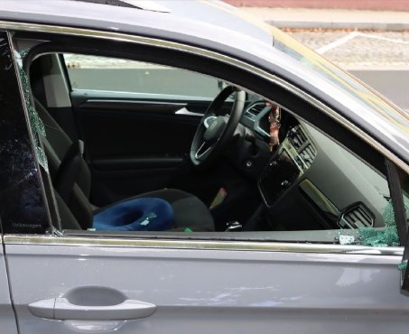 Na přelomu října a listopadu měl muž původem ze Znojma vykrást v Chebu několik zaparkovaných aut.