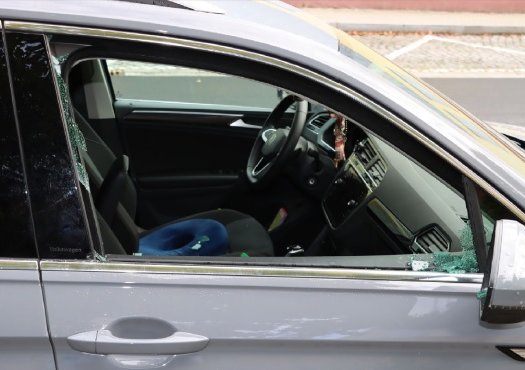 Na přelomu října a listopadu měl muž původem ze Znojma vykrást v Chebu několik zaparkovaných aut.