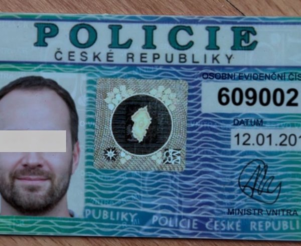 Falešný policejní průkaz