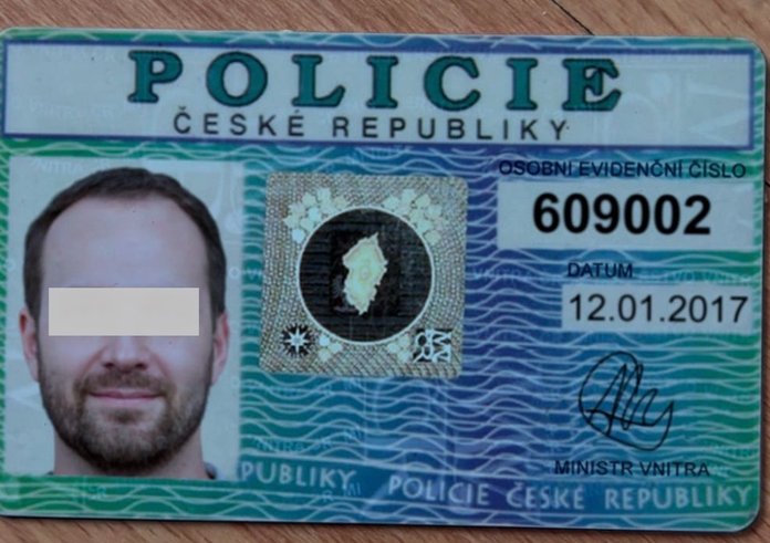 Falešný policejní průkaz