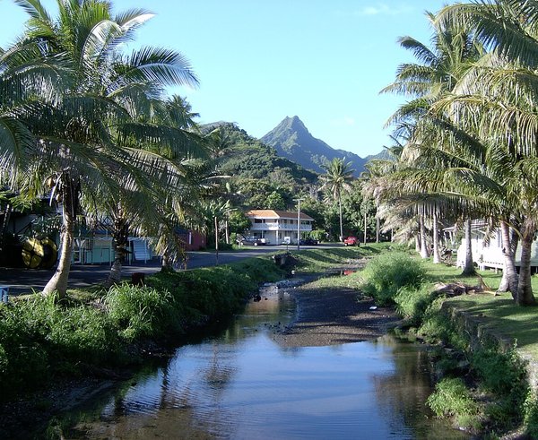 View_from_Avarua_looking_inland,_Rarotonga_Island,_Cook_Islands