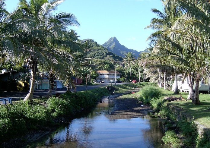 View_from_Avarua_looking_inland,_Rarotonga_Island,_Cook_Islands