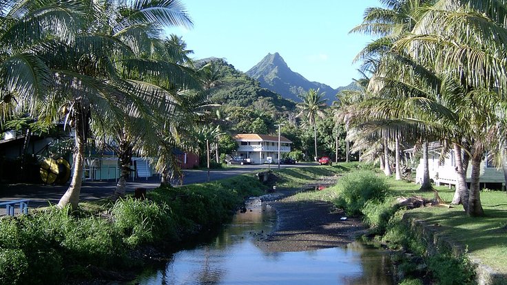 View_from_Avarua_looking_inland,_Rarotonga_Island,_Cook_Islands